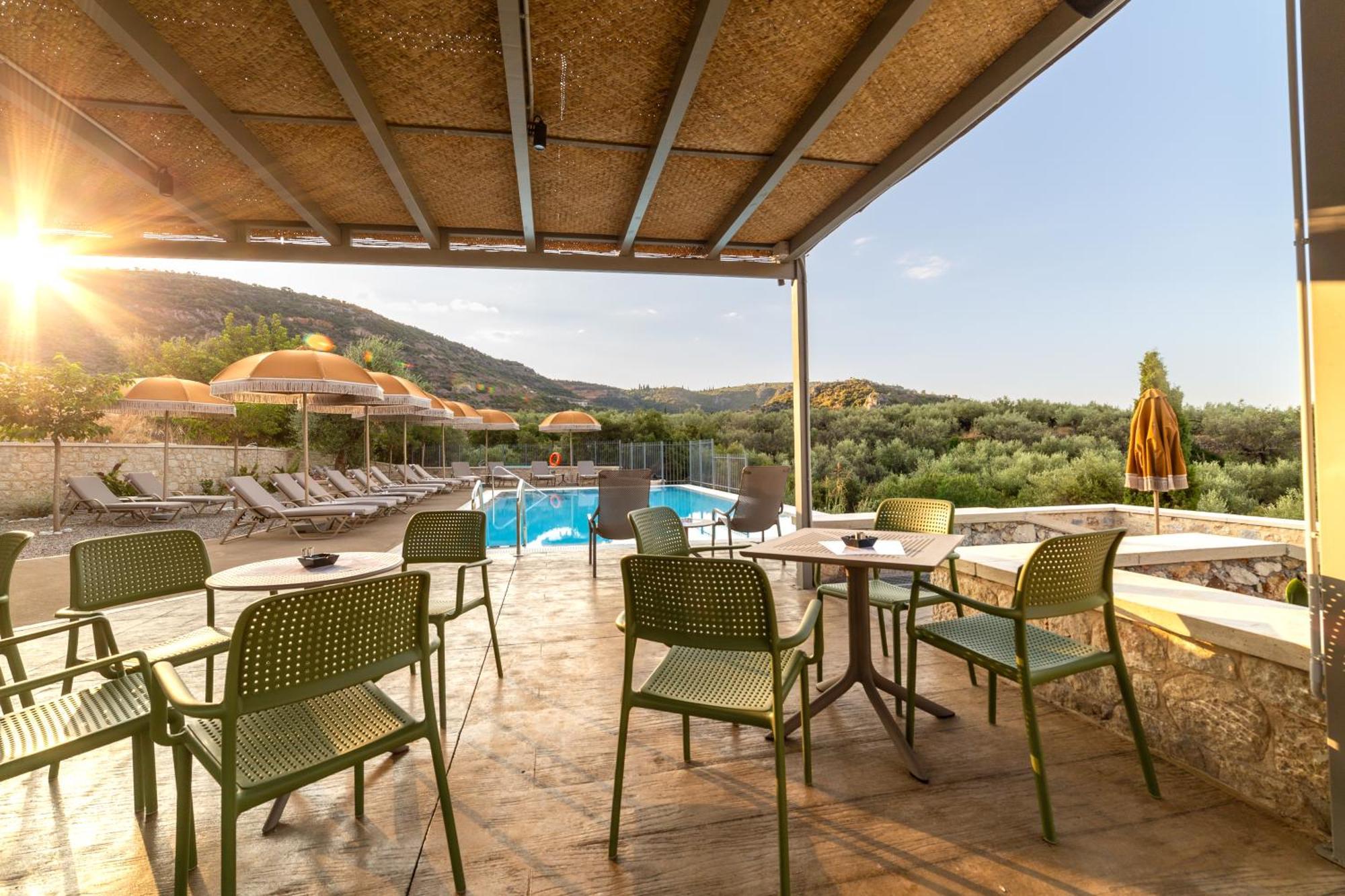 Olympia Zervea Studios With Pool - Apartment Kardamyli Extérieur photo