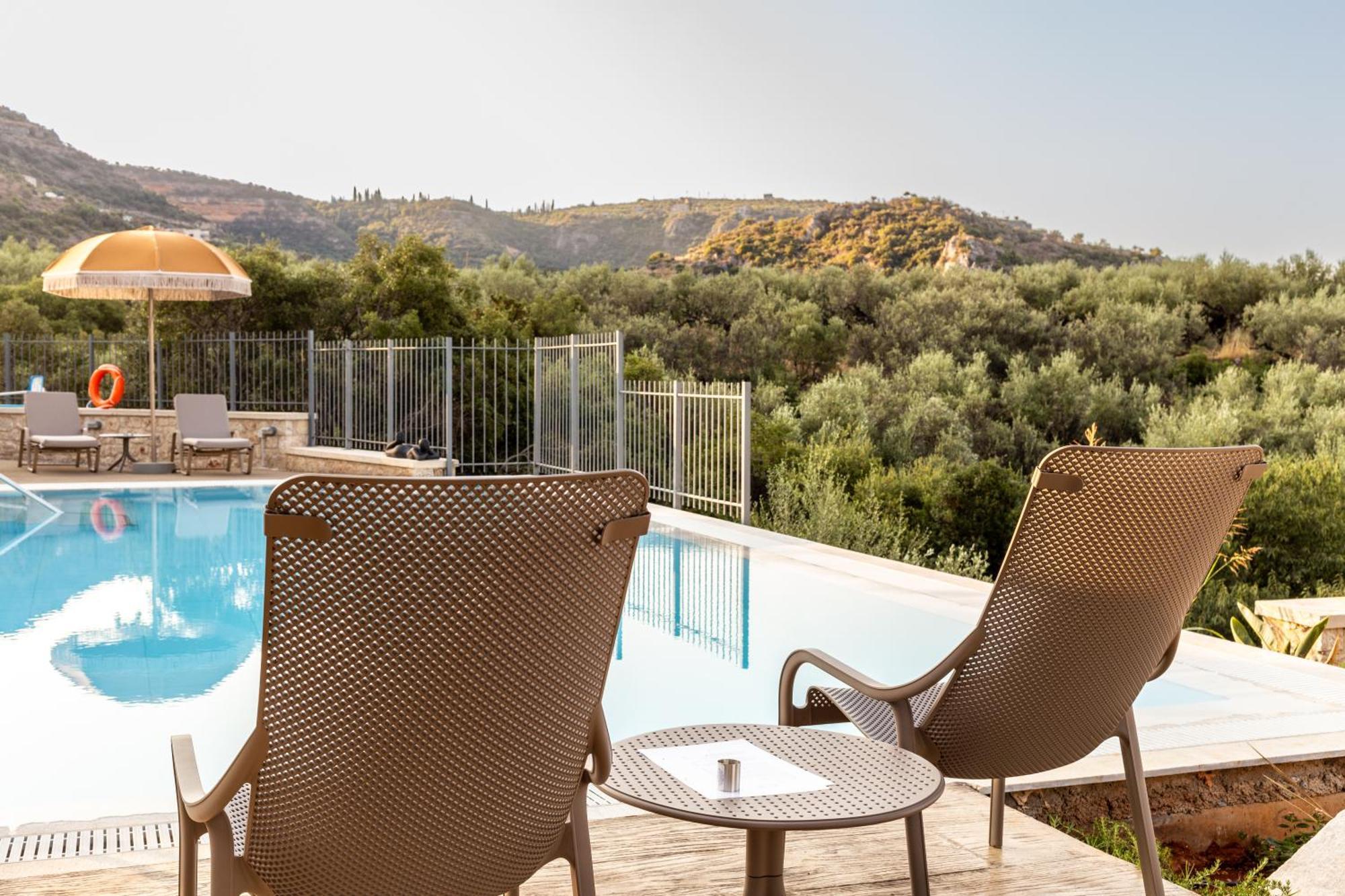 Olympia Zervea Studios With Pool - Apartment Kardamyli Extérieur photo