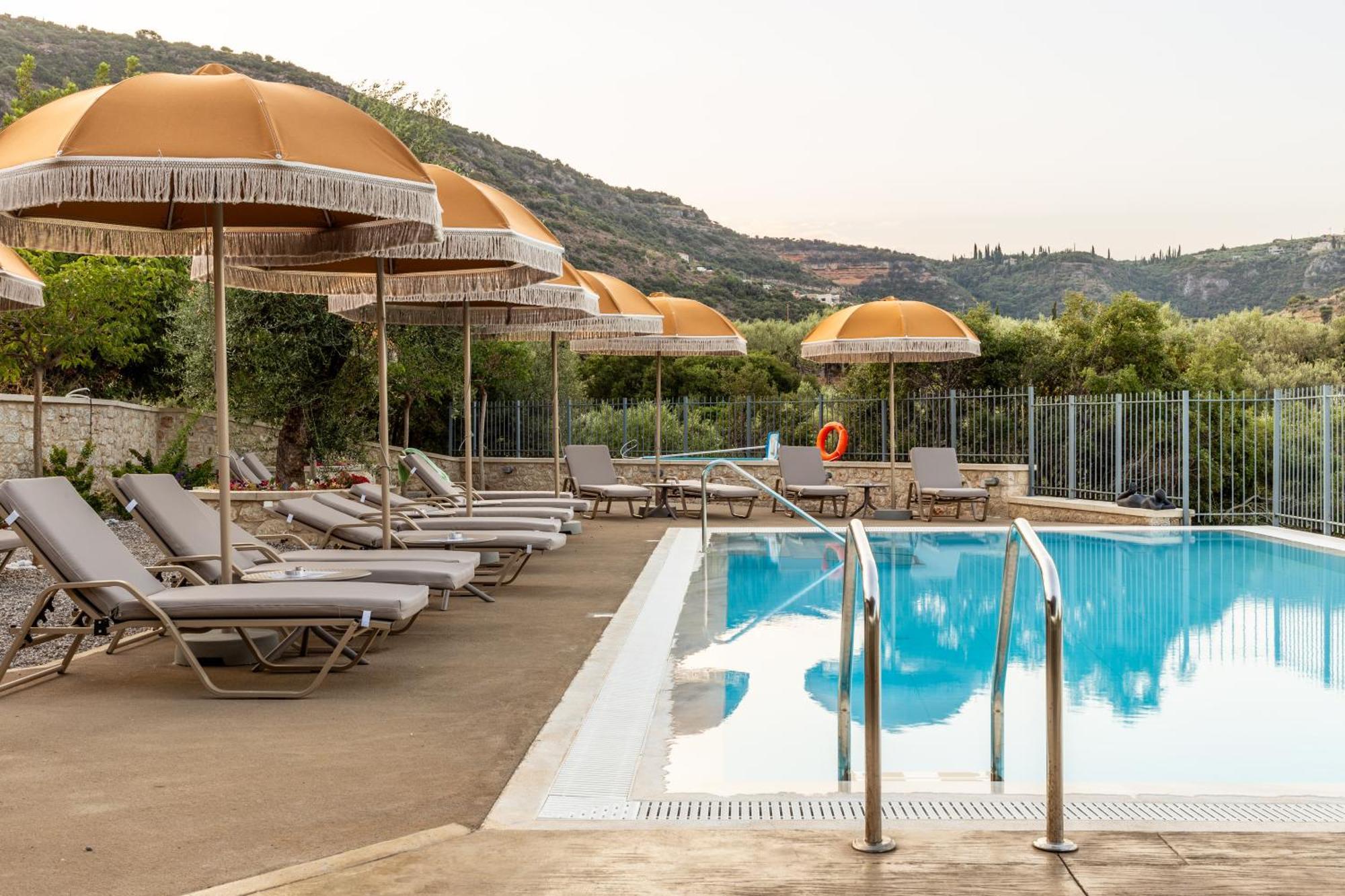 Olympia Zervea Studios With Pool - Apartment Kardamyli Extérieur photo