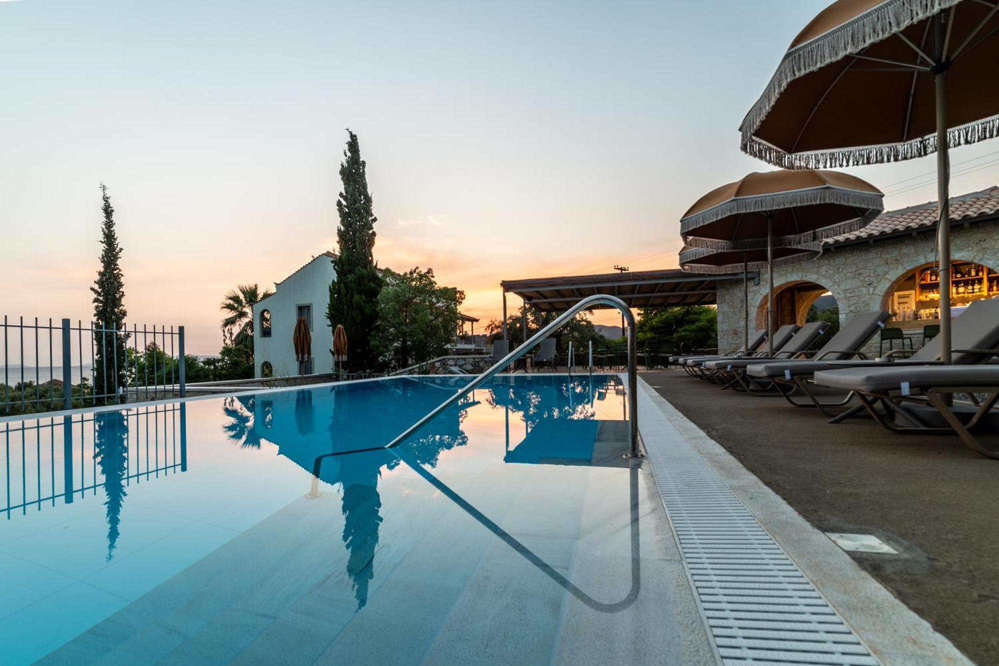 Olympia Zervea Studios With Pool - Apartment Kardamyli Extérieur photo