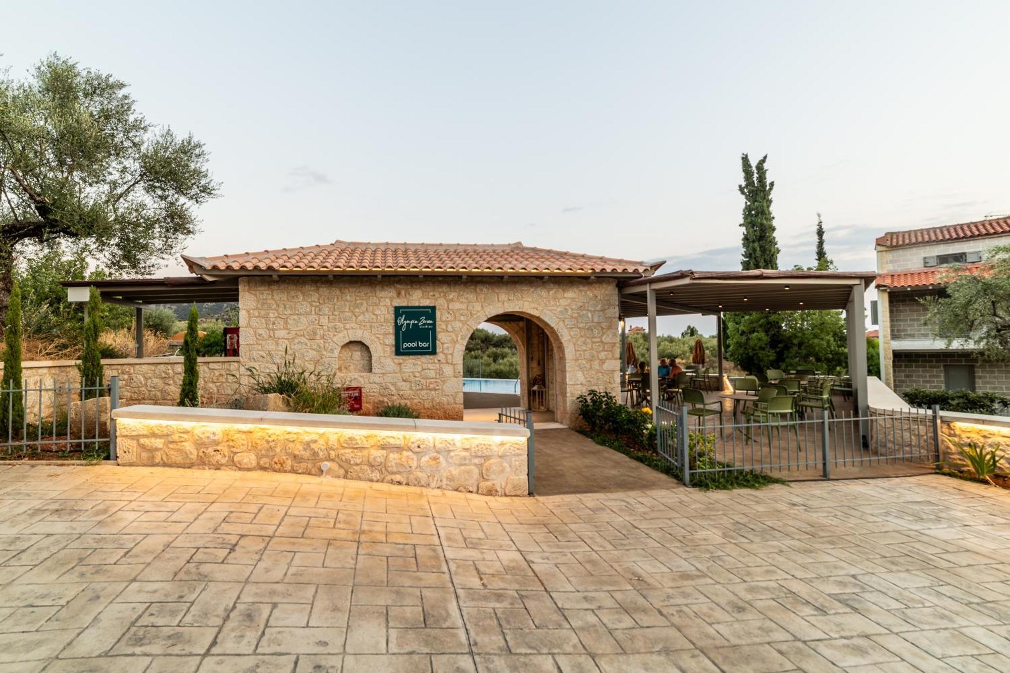 Olympia Zervea Studios With Pool - Apartment Kardamyli Extérieur photo