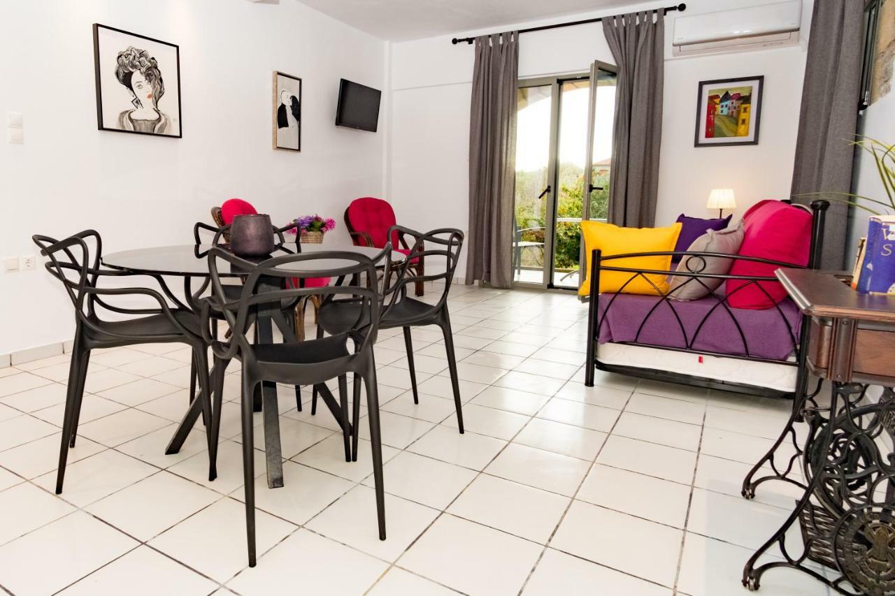 Olympia Zervea Studios With Pool - Apartment Kardamyli Extérieur photo